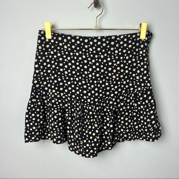 Zara Floral Print Ruffle Skort - Picture 2 of 12